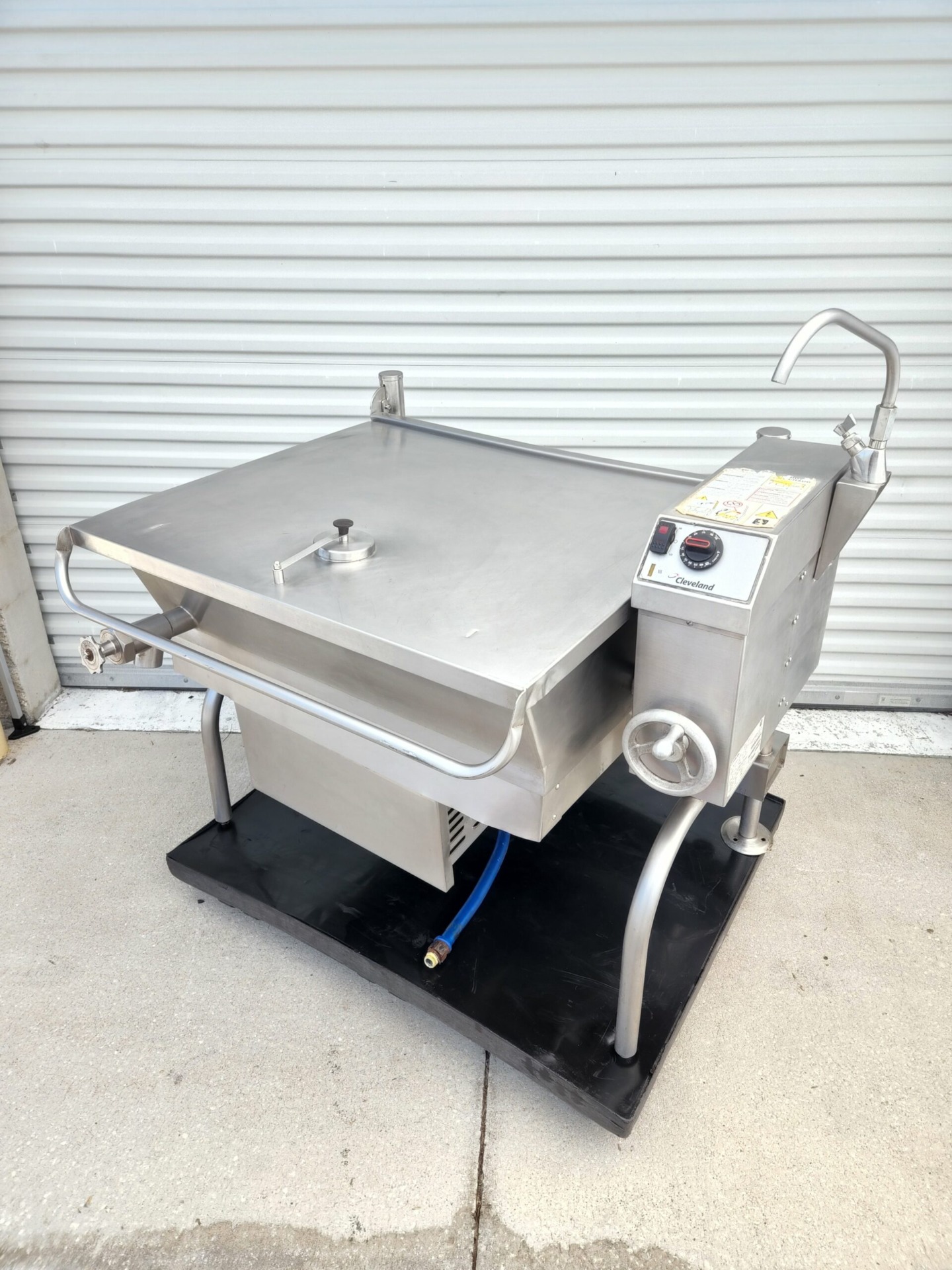 2012 Cleveland 40 Gallon Nat Gas Tilt Skillet - Skillet & Kettle Pros